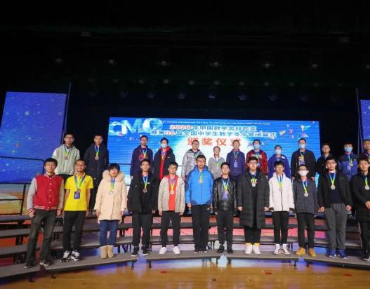 长郡高中清华北大人数,最牛高考班长郡中学