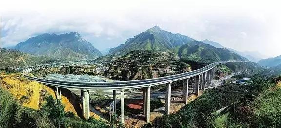 大道如织畅四方陇原通途踏歌行