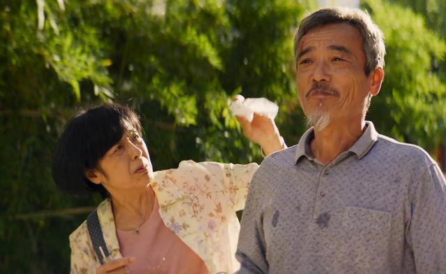 周星驰经典踢球,周星驰自由发挥成经典镜头