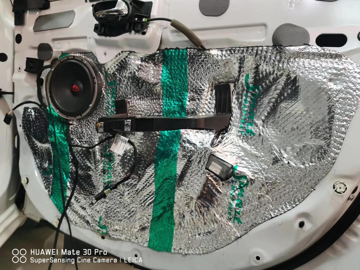 标致508中配音响效果,标致508音响效果怎么样