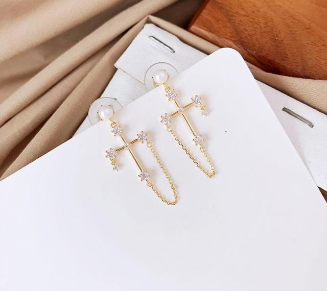 耳钉小众高级感百搭推荐,简单款的耳钉也可以戴出时尚感