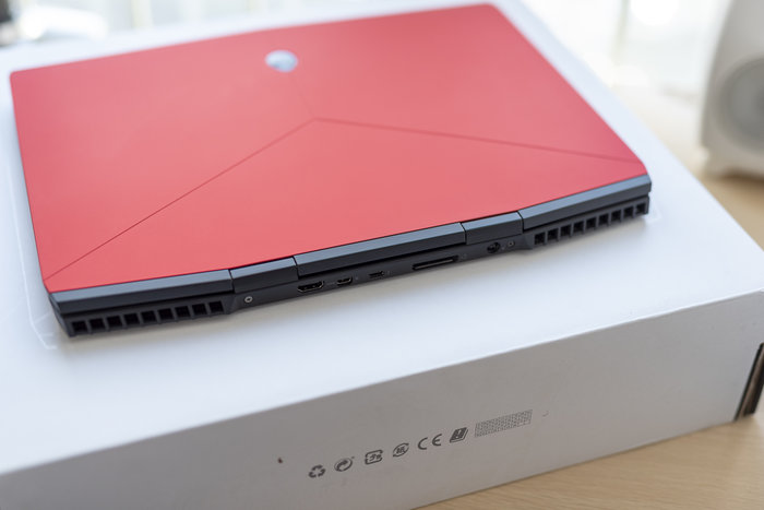 外星人alienware m15哪个颜色好 (外星人alienware m15 r7测评)