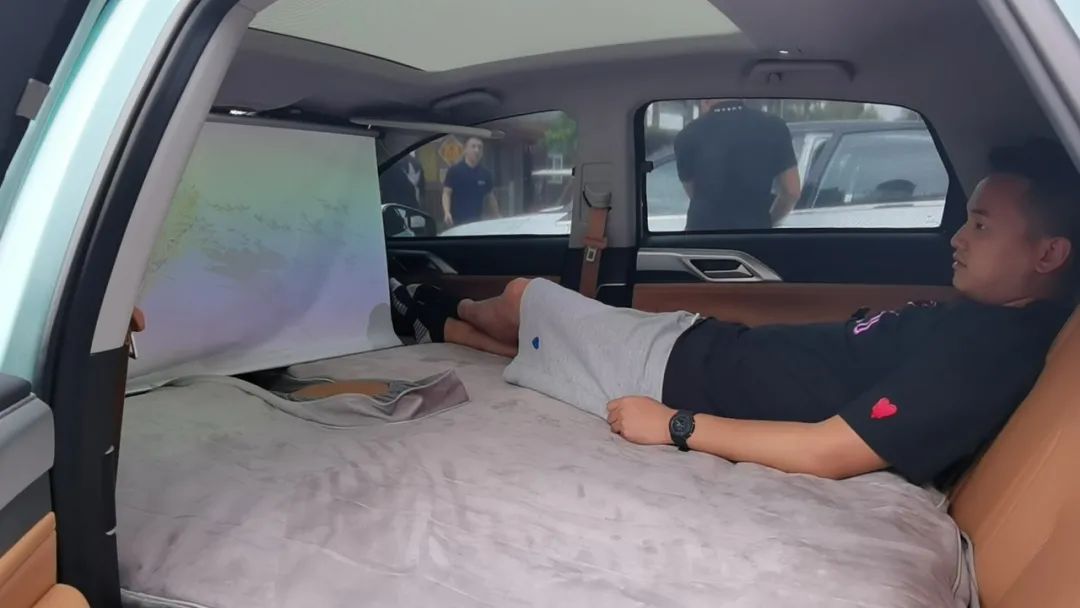 小鹏p5入门版迎宾座椅,小鹏p5标准版怎么调整主驾驶座椅