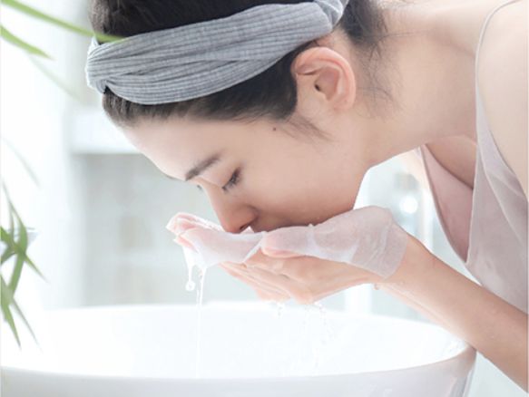 皮肤干燥怎么补水淡化细纹最快,秋季皮肤干燥起皮怎么补水最快