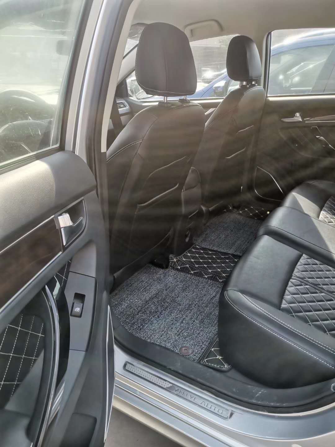 跑了11万公里的二手车价格,跑了几十公里的二手车价格