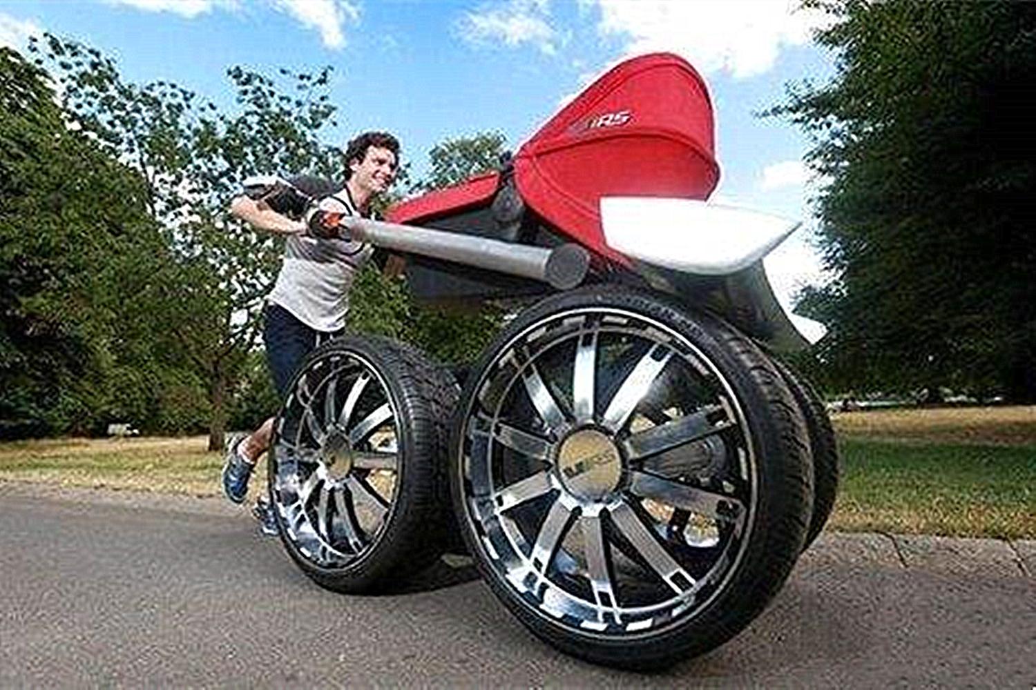 高景观婴儿车和普通婴儿车的区别,高景观和轻便婴儿车选哪个实用