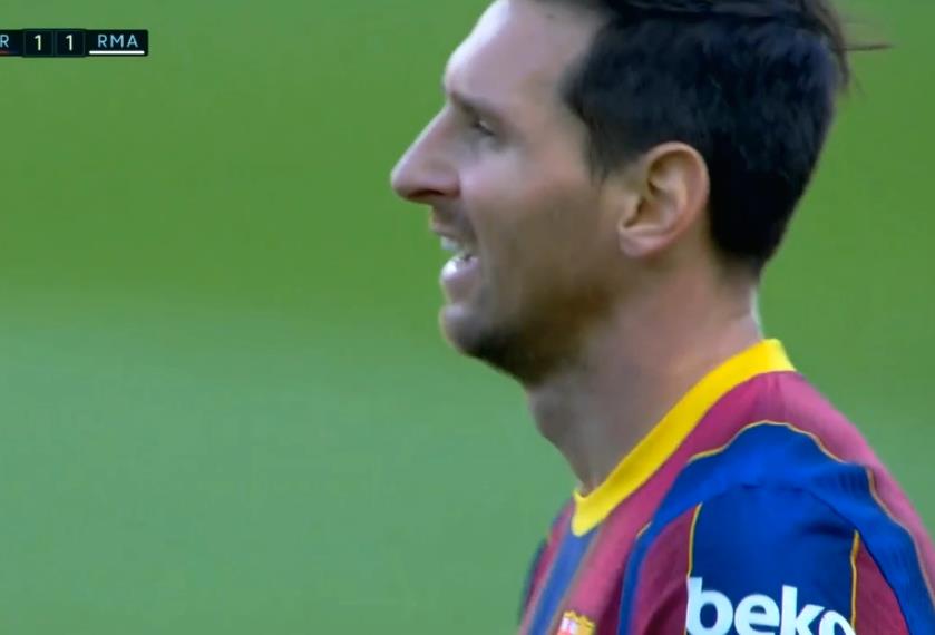 梅西被拉莫斯恶意犯规现场,梅西被裁判误判视频