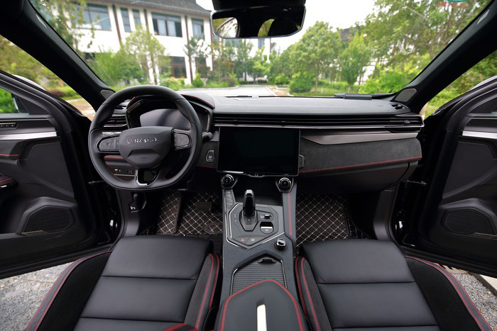 领克05实测驾驶感受,还在纠结买什么车领克05值得一试