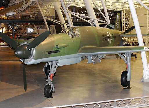 第三帝国黑科技，史上最快螺旋桨战机，外形奇特的Do335