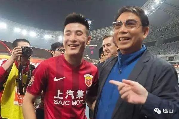 武磊西班牙人成名战,武磊是第一个攻破巴萨的亚洲人吗