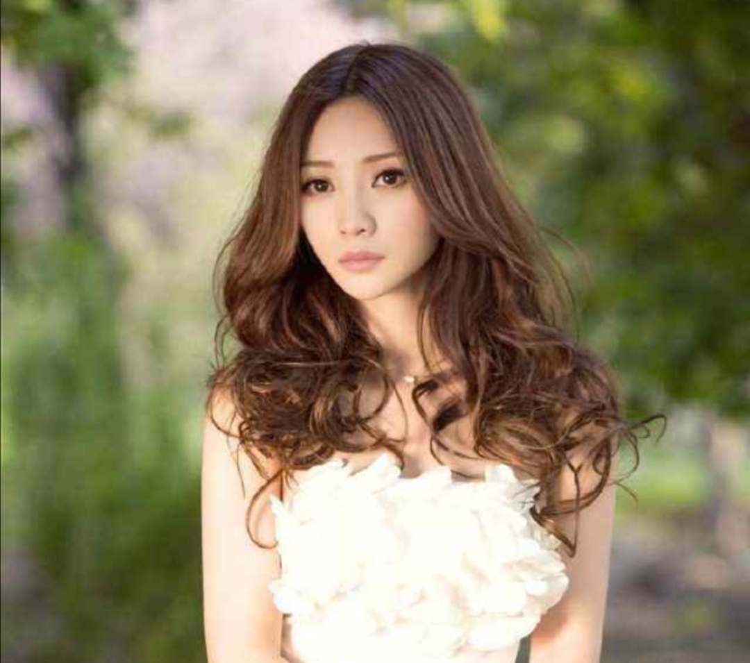 适合上年纪女士的发型,40-50岁发少适合什么发型