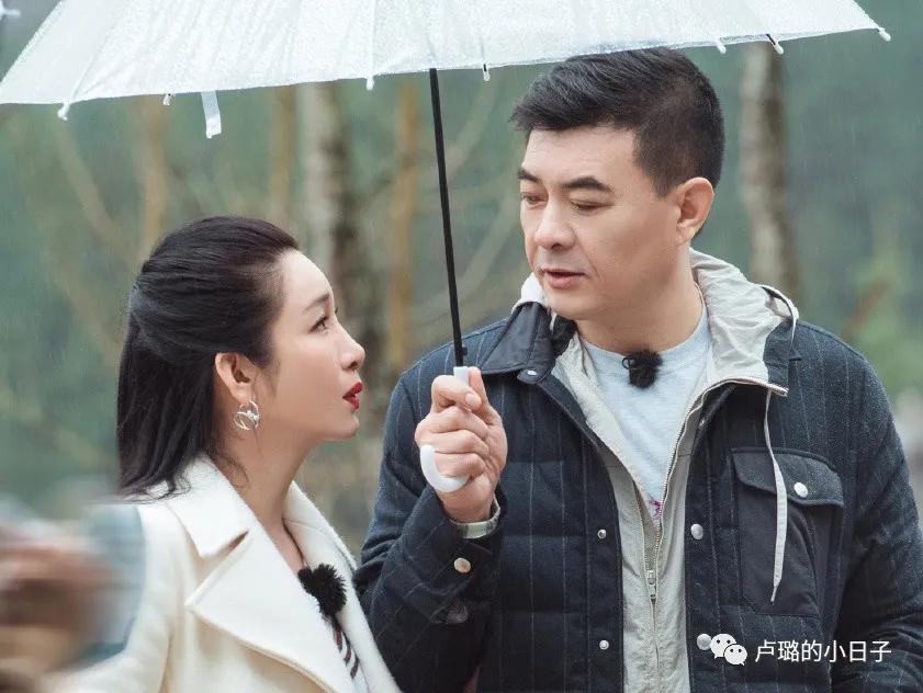 被秦海璐的私服惊艳了,秦海璐穿搭同款