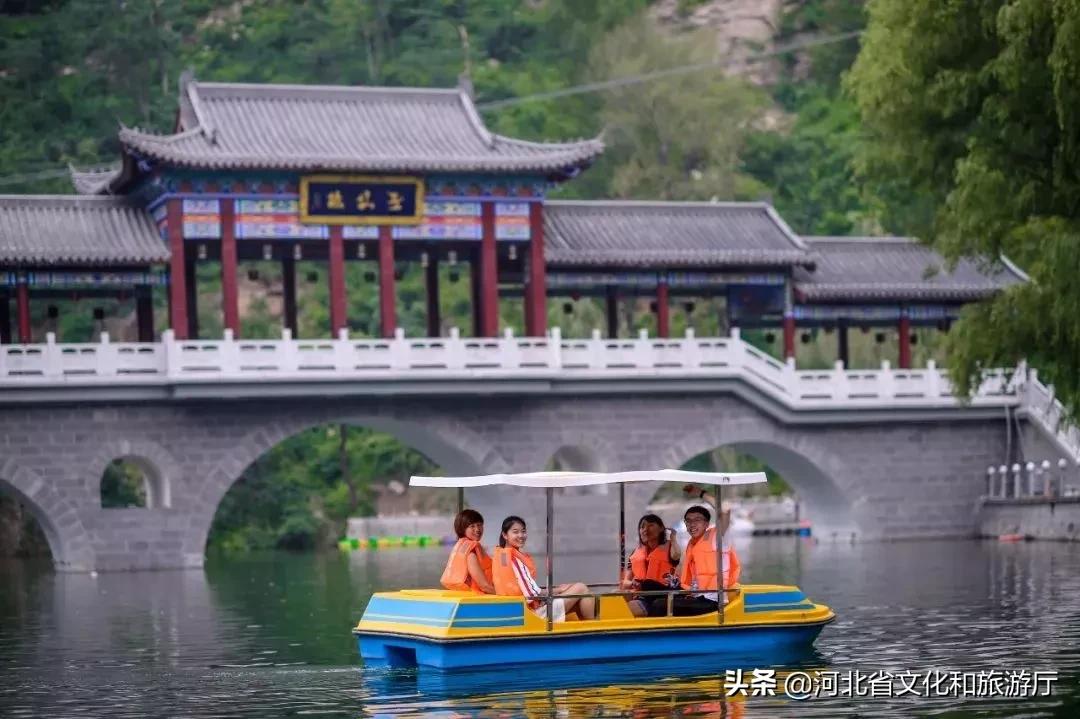 沕沕水景区几月份去最好,沕沕水水帘洞和百丈飞瀑