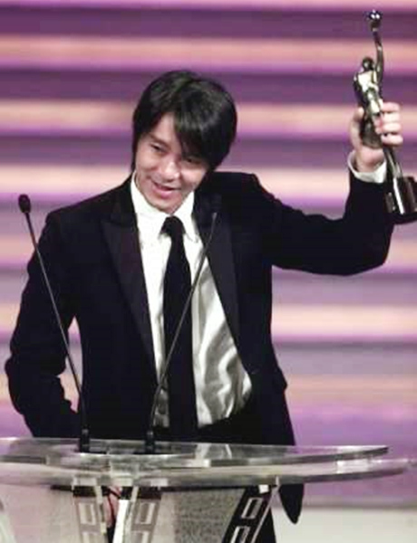 被周星驰捧红的黄一飞,周星驰黄一飞拿刀搞笑视频