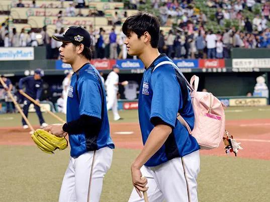 一根藤上七个瓜，今天跟你818