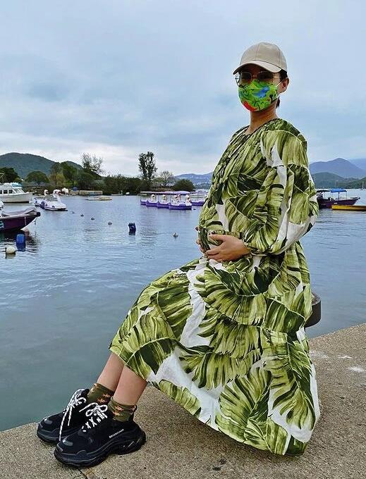 胡杏儿：秘恋黄宗泽奈何情深缘浅，嫁给夜店老板5年3胎太拼命