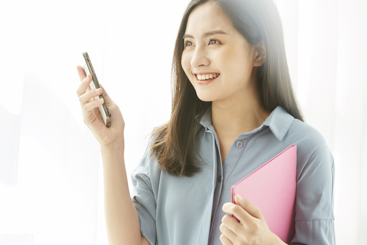 上司骚扰女下属该怎么办？三招助你巧妙应对职场尴尬