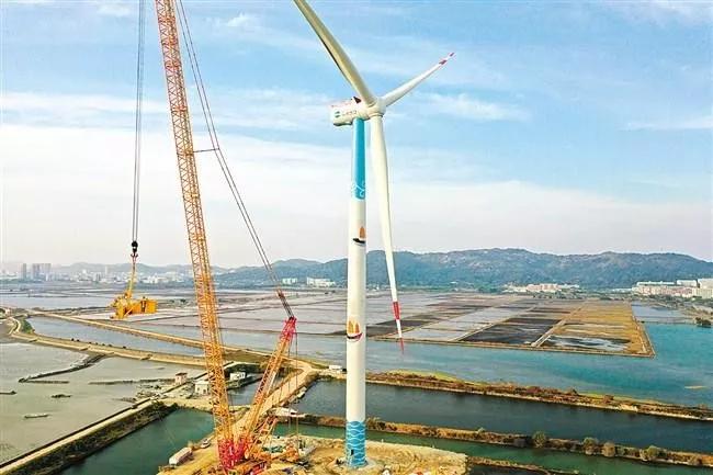 日报专版|*江濠**将以新担当新作为全面加快建设现代化临港新区，全力推动高质量发展