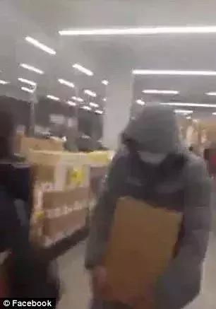 中国人在澳洲买奶粉事件,澳洲华人在超市买奶粉被骂