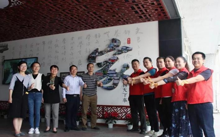 初中生点赞学校,初中优秀毕业生感恩母校