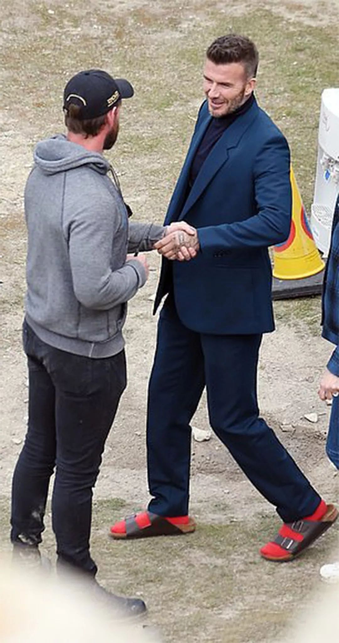 年轻时的贝克汉姆西装打扮,贝克汉姆小七穿凉鞋