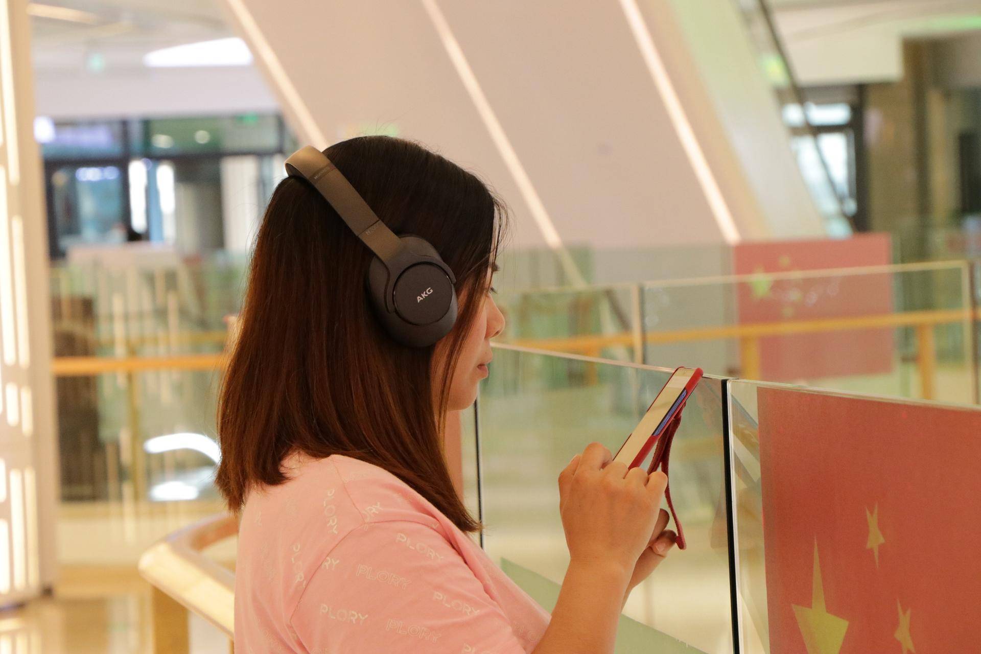 akgn700nc一代和二代,akgn700ncm2耳机