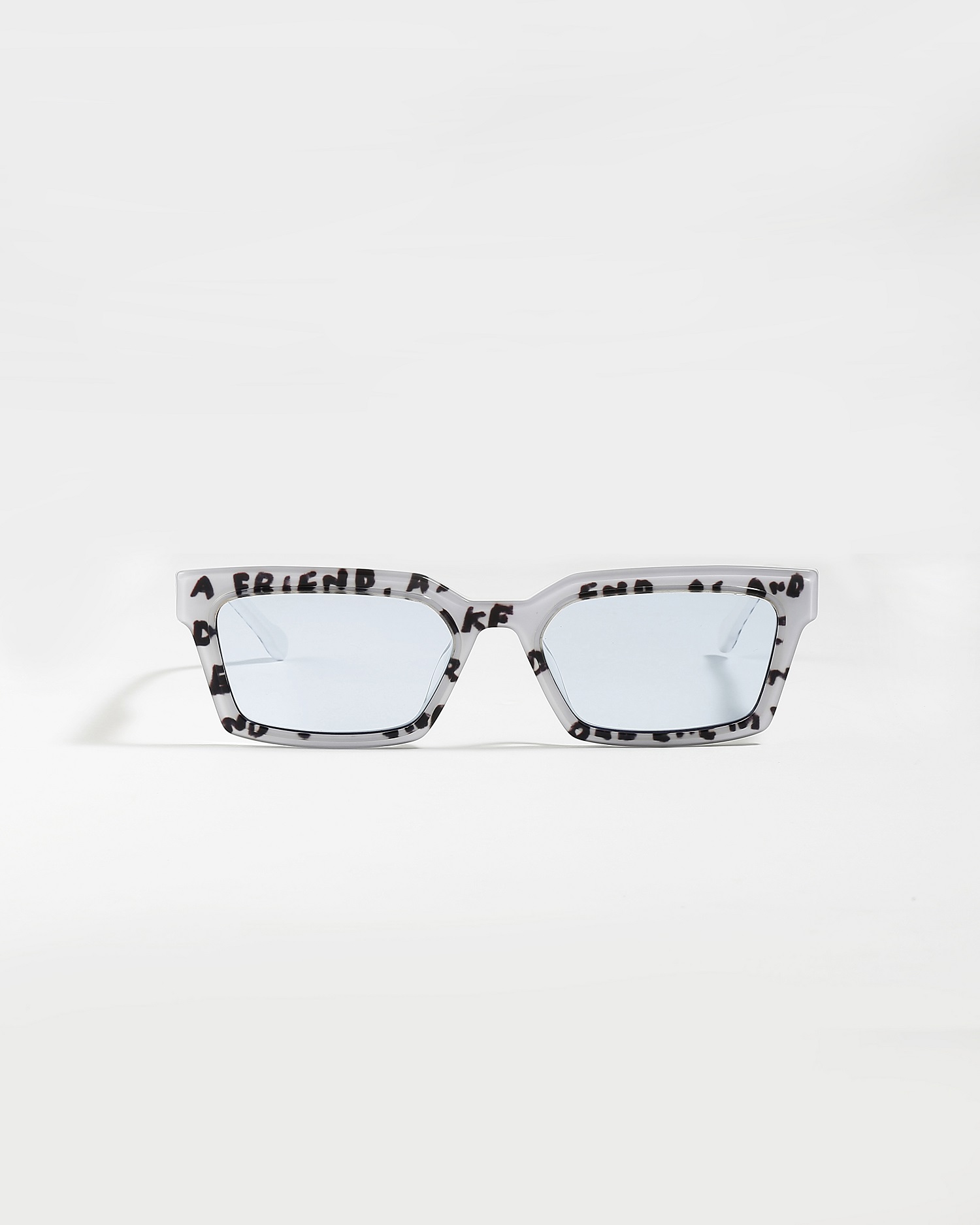 VIAxGuernika发布“TheChoiceisYours”系列墨镜