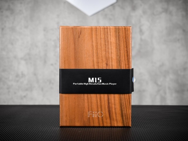 售价8998元的无损音乐*放播**器飞傲M15详细测评
