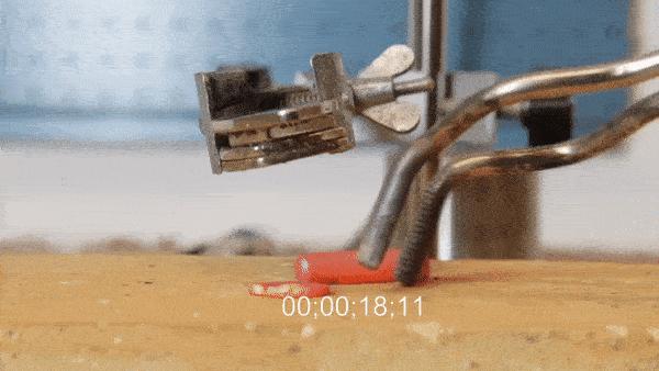 磁铁加热失去磁性化学原理,磁铁加热会不会爆炸