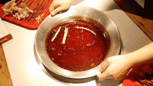 牛华麻辣烫视频,乐山喜绿缘牛华麻辣烫