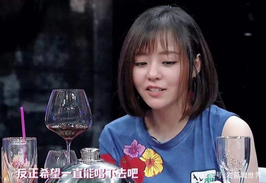 被誉为“海豚公主”，更让王思聪打call的她，却错爱了渣男15年……