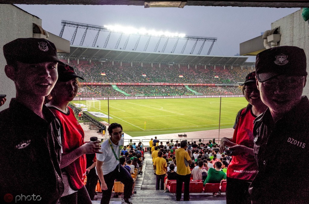 2023中国专业足球场,为啥中国很少免费足球场