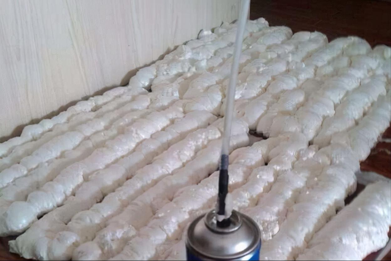 泡沫胶能防水防臭气吗,泡沫胶防水补漏效果怎么样