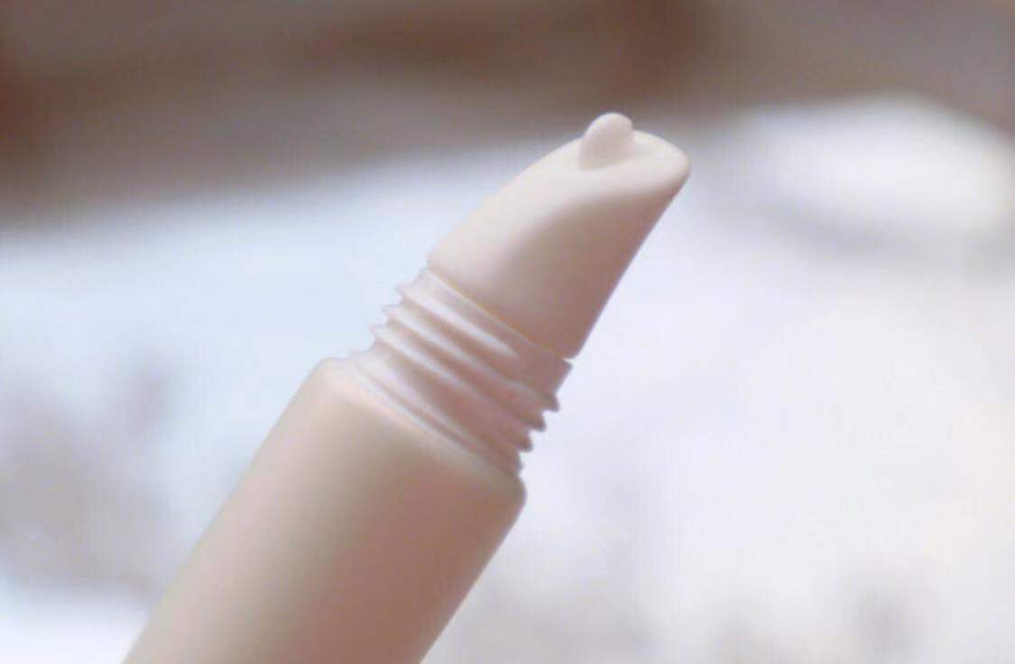 有句话说得好:美不美看脸,老不老看眼