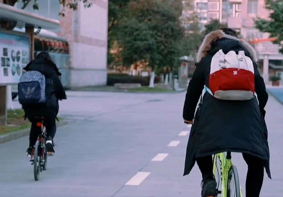 正版光碟vs盗版光碟,盗版磁带时代