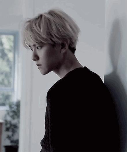 边伯贤做梦素材之你是个黏人精,exo盘点边伯贤这些年的神仙舞台