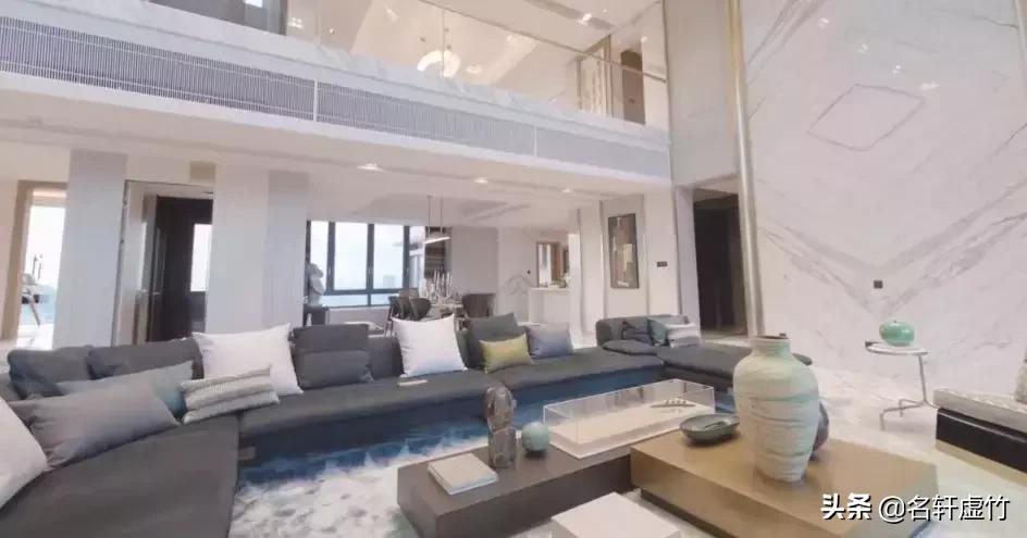 住进豪宅,住进1亿豪宅里