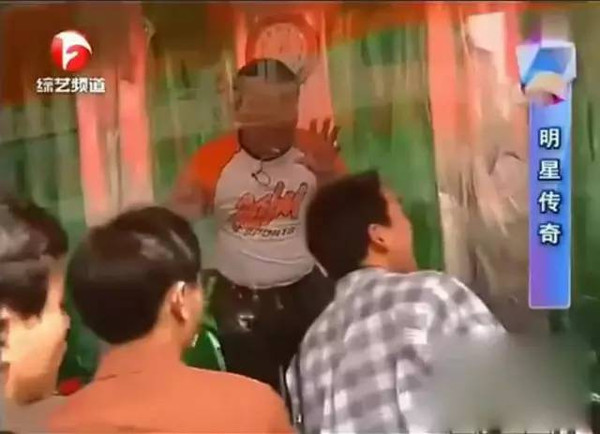 郭德纲落魄时的视频,落魄街头郭德纲