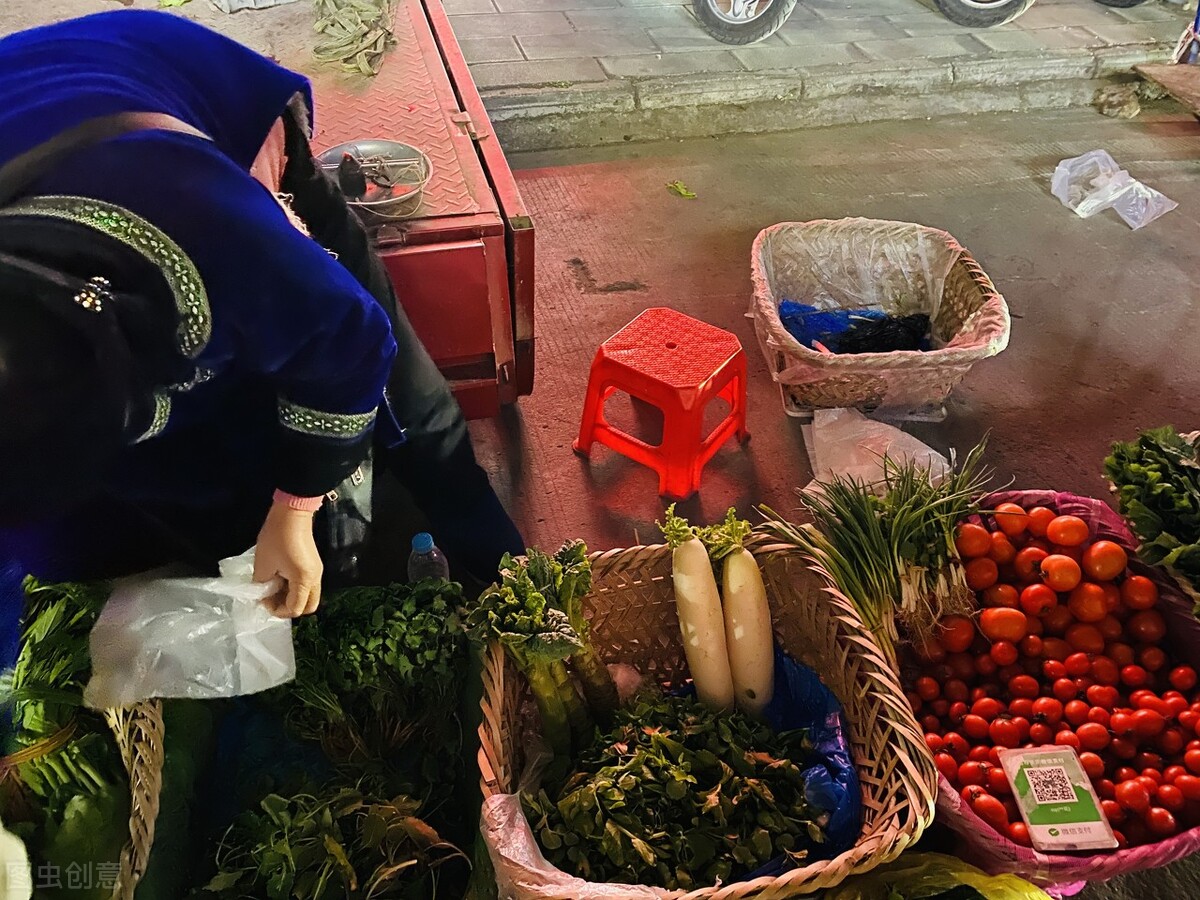 蔬菜普涨之时，生姜却亩亏5千，洋葱还烂在地里，是谁惹的祸？