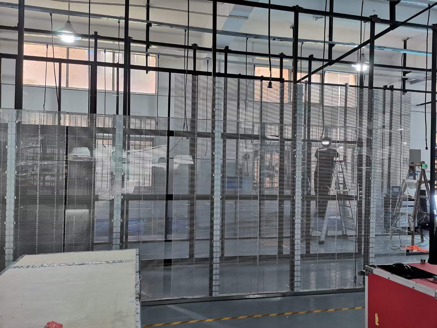 智能led车载屏透明屏,led透明屏的选择和注意事项