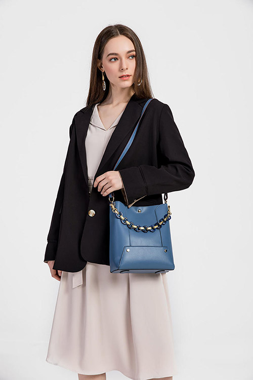 CAVINKALAN【小CK】职场“零负担”穿搭实录