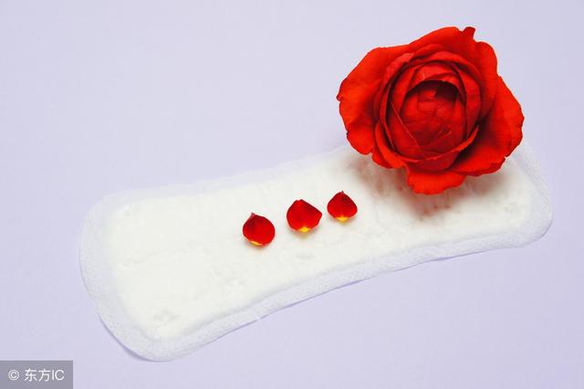 经期同房也有好处?医生:百害而无一益,必须要忍