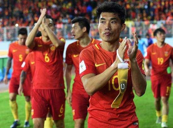 国足一代传奇,郑智红牌谢幕