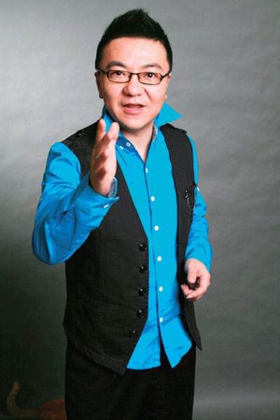 各大评论员评价董路,董路是如何成为一名足球解说员