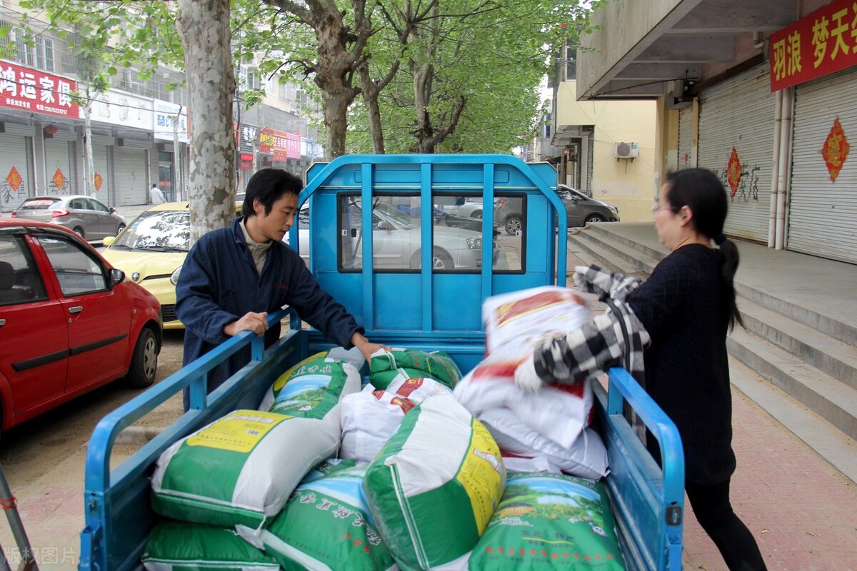 重庆大学生开粮油店，利用“新零售”，1年赚99万，方法值得学习