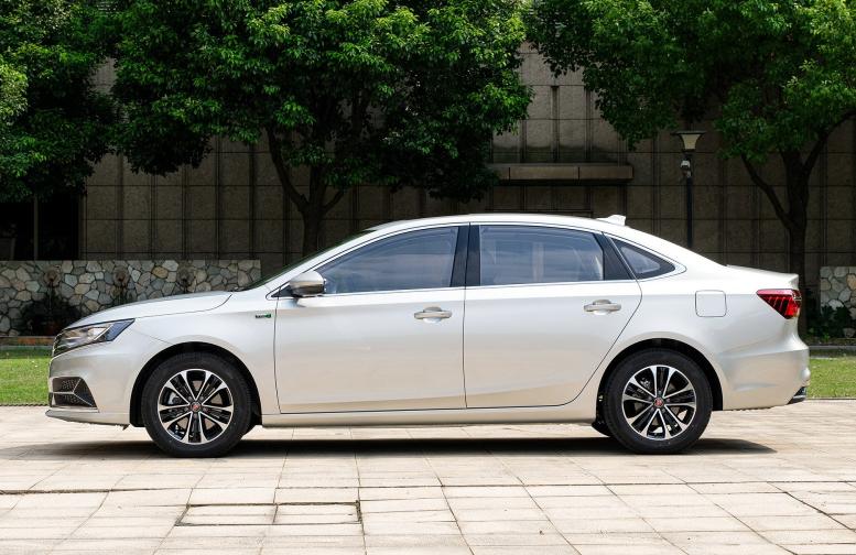 2017年荣威i6油耗是多少,荣威i6新能源500公里款测评