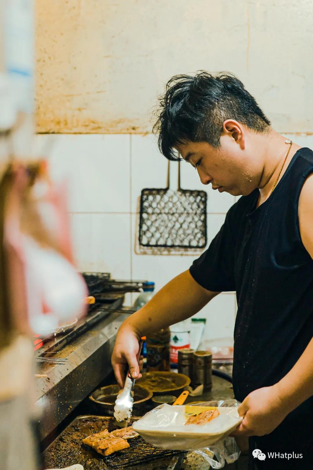 只有一张桌子的烧烤,只有3张桌子的川菜馆