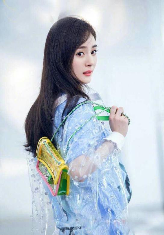 今年最流行的风衣外套 (斗篷雨衣好看还是风衣雨衣好看)