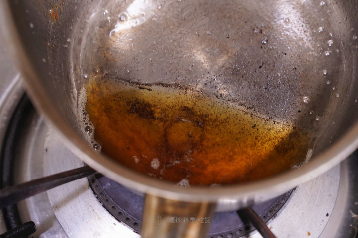 煎牛排大火会糊吗,煎牛排温度高黄油糊了