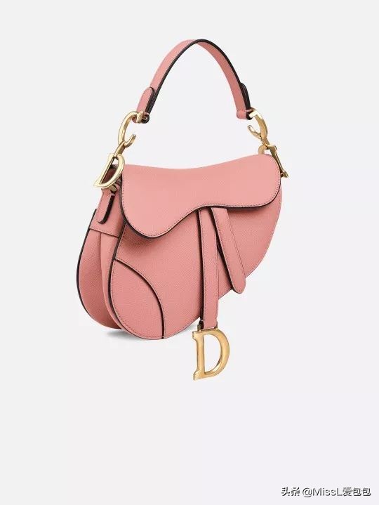 天热了买件衣服,天热了该买什么衣服呀